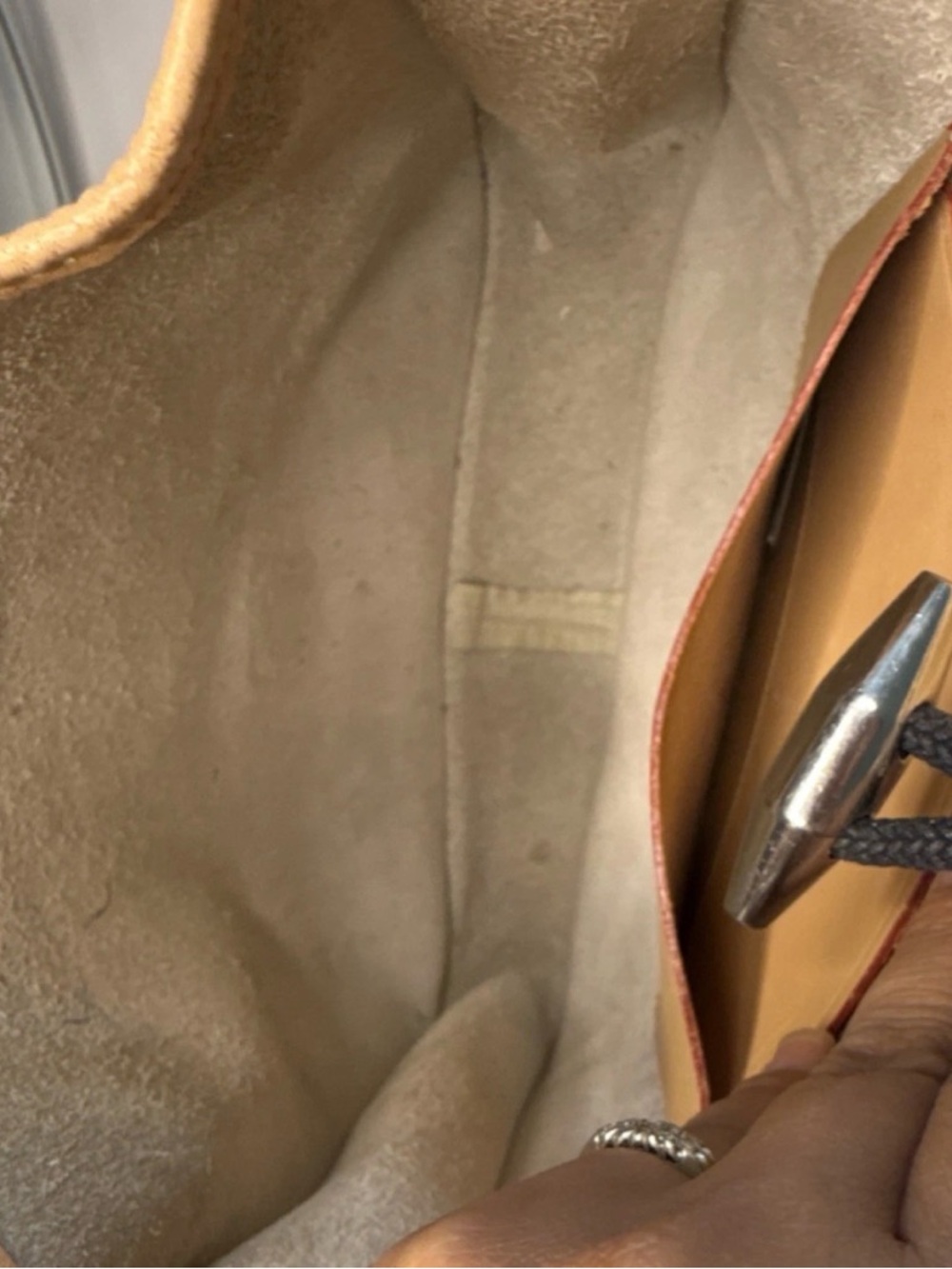Vintage 1990s Dooney & Bourke Cream Crossbody Luxury Bag Made in USA - Picture 3 of 6
